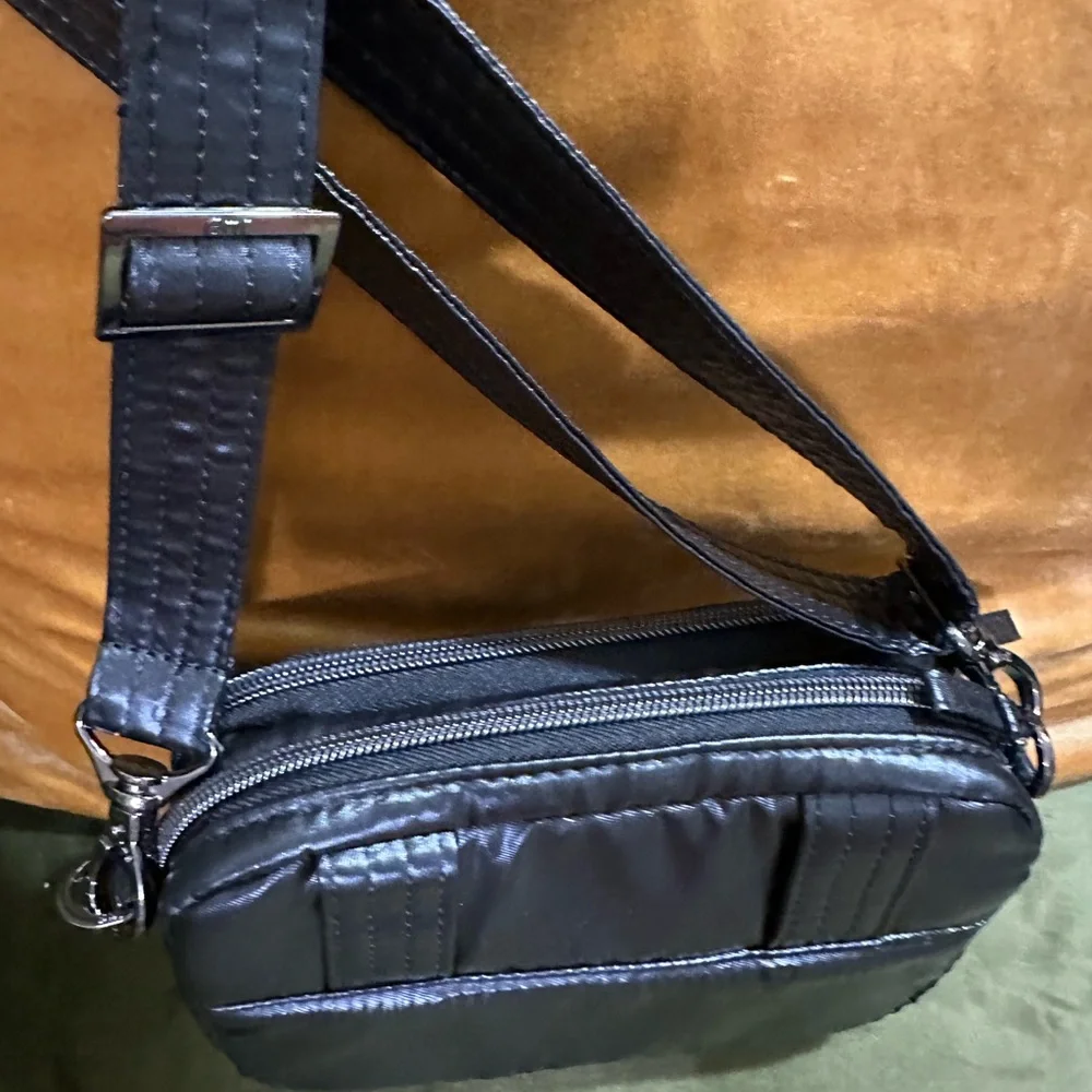 New! Lug Coupe Convertible Crossbody/Sling/Hip Bag - Picture 6 of 16